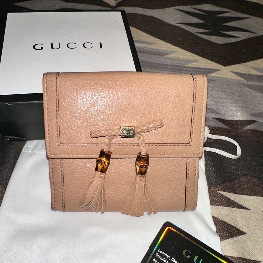 Gucci bamboo preloved wallet